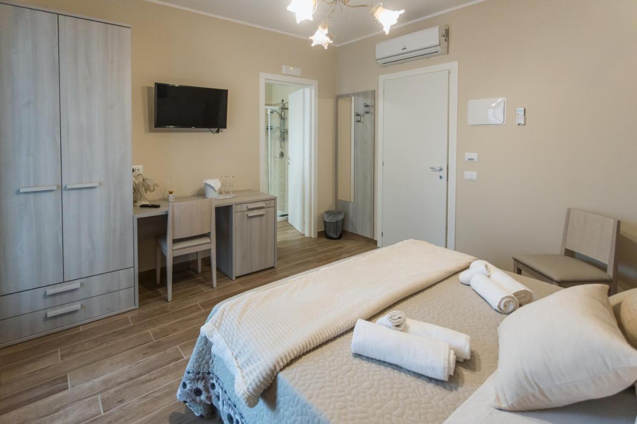 Oasi Perla Del Mare Rooms Aci Castello Eksteriør bilde